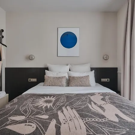 Aparthotel Nestay Sentier 4*