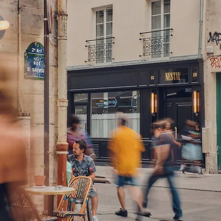 Nestay Sentier Parigi
