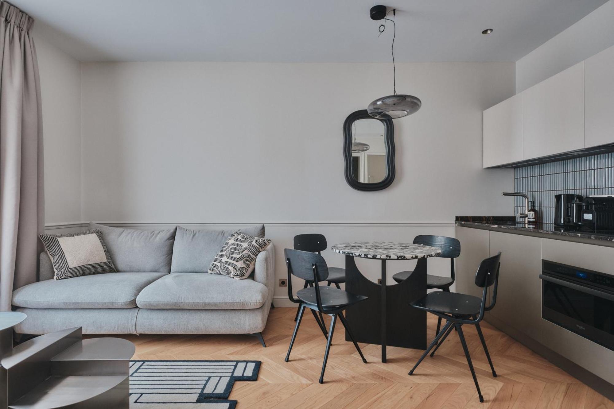 Aparthotel Nestay Sentier 4*
