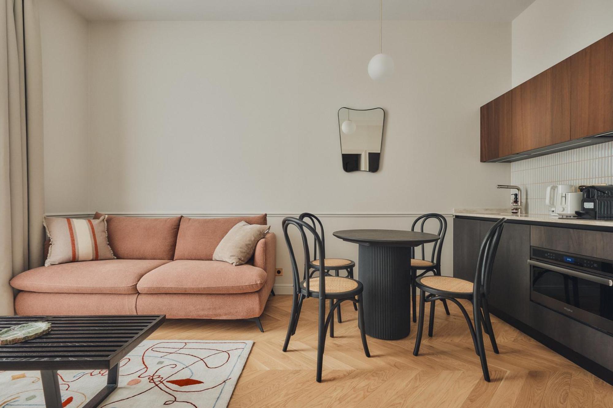 Aparthotel Nestay Sentier 4*