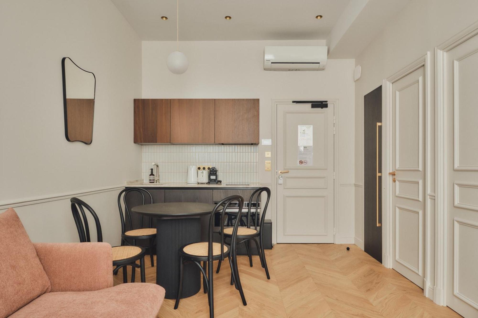 Aparthotel Nestay Sentier 4*